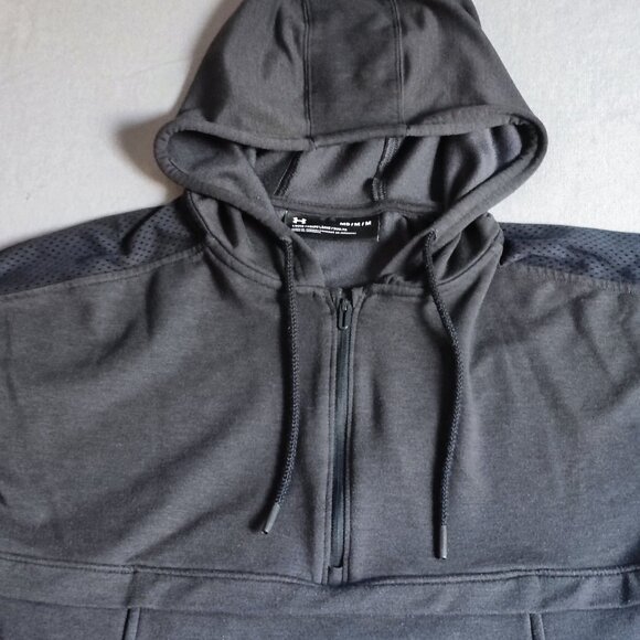 Under Armour active wear hoodie men's size M grey 1/2 zip, kangaroo pocket - Picture 2 of 11